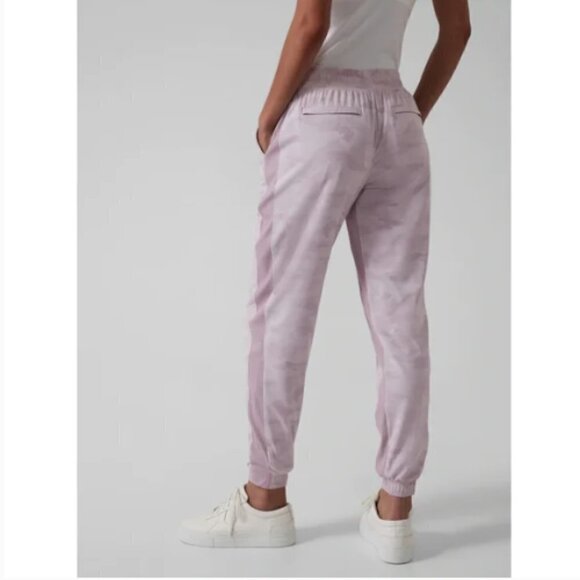 NWT Athleta Brooklyn Lined Camo Jogger in Shasta Purple size 2 - Picture 2 of 8